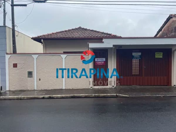 Casa em Vila Garbi, Itirapina/SP