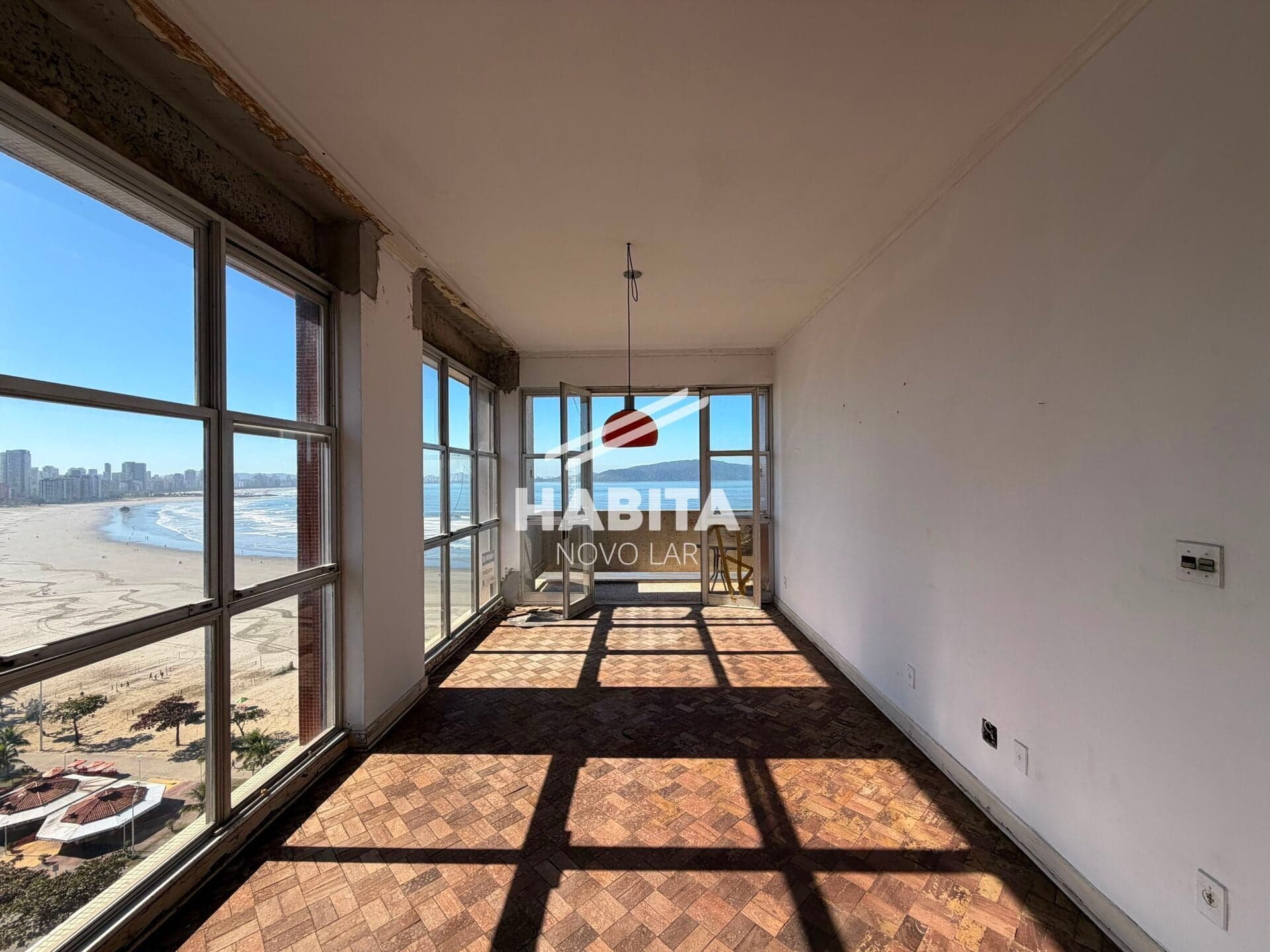 Apartamento vista mar á venda em São Vicente