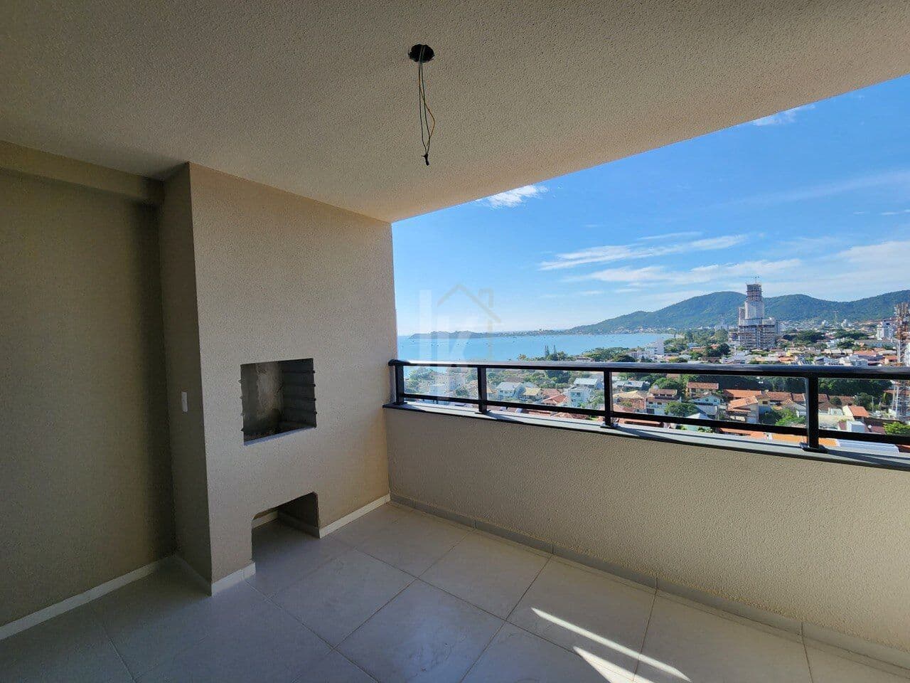 Apartamento vista mar, andar alto e home club completo!