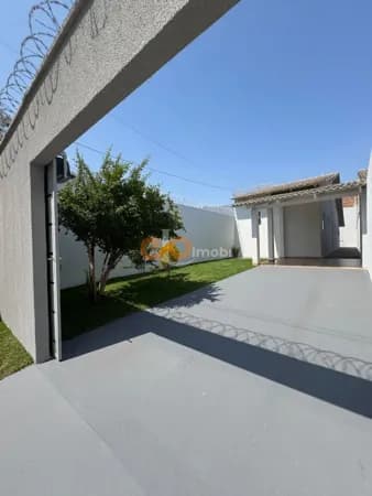 Casa na entrada da cidade