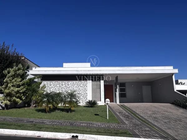 Locação - Casa Térrea e moderna em Condomínio - Vinhedo/SP