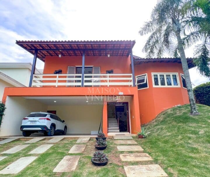 Casa com 4 Quartos, Escritório e Piscina à Venda no Condomínio Residencial Delle Stelle