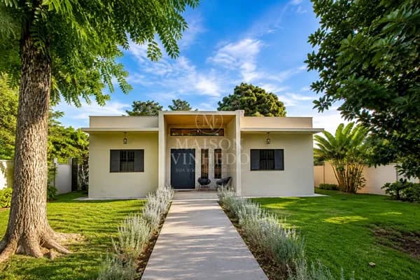 Casa Térrea Nova com 3 Suítes em Amplo Terreno de 1.000 m² | Chácaras do Lago