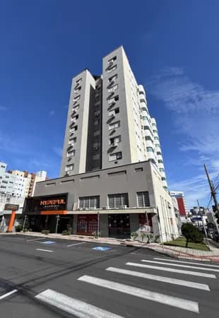 Apartamento no centro de 03 quartos