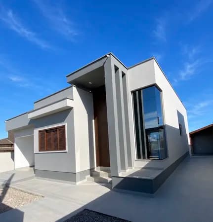 Casa de 02 quartos com ótimo acabamento construtivo