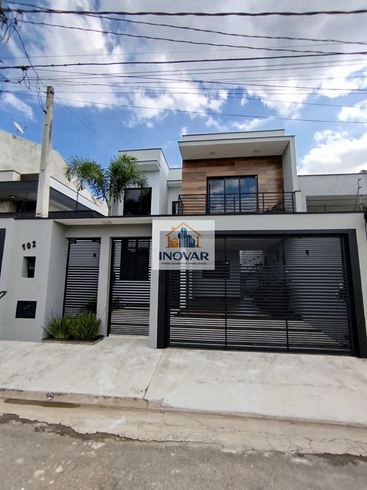 Casa à Venda