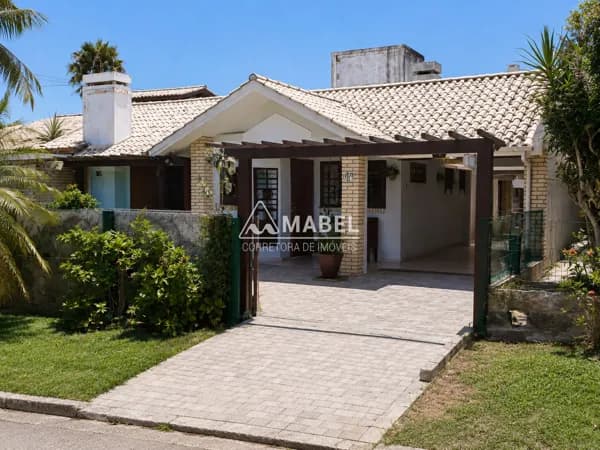 Casa 3 Dormitórios no Centro – Garopaba/SC