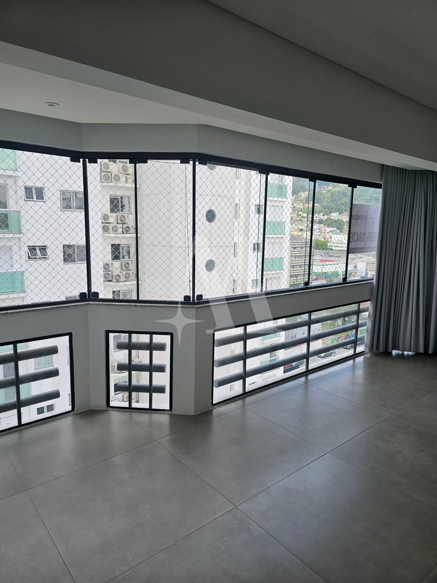 OPORTUNIDADE NO CENTRO DE FLORIANÓPOLIS – AMPLO, REFORMADO E PRONTO PARA MORAR!