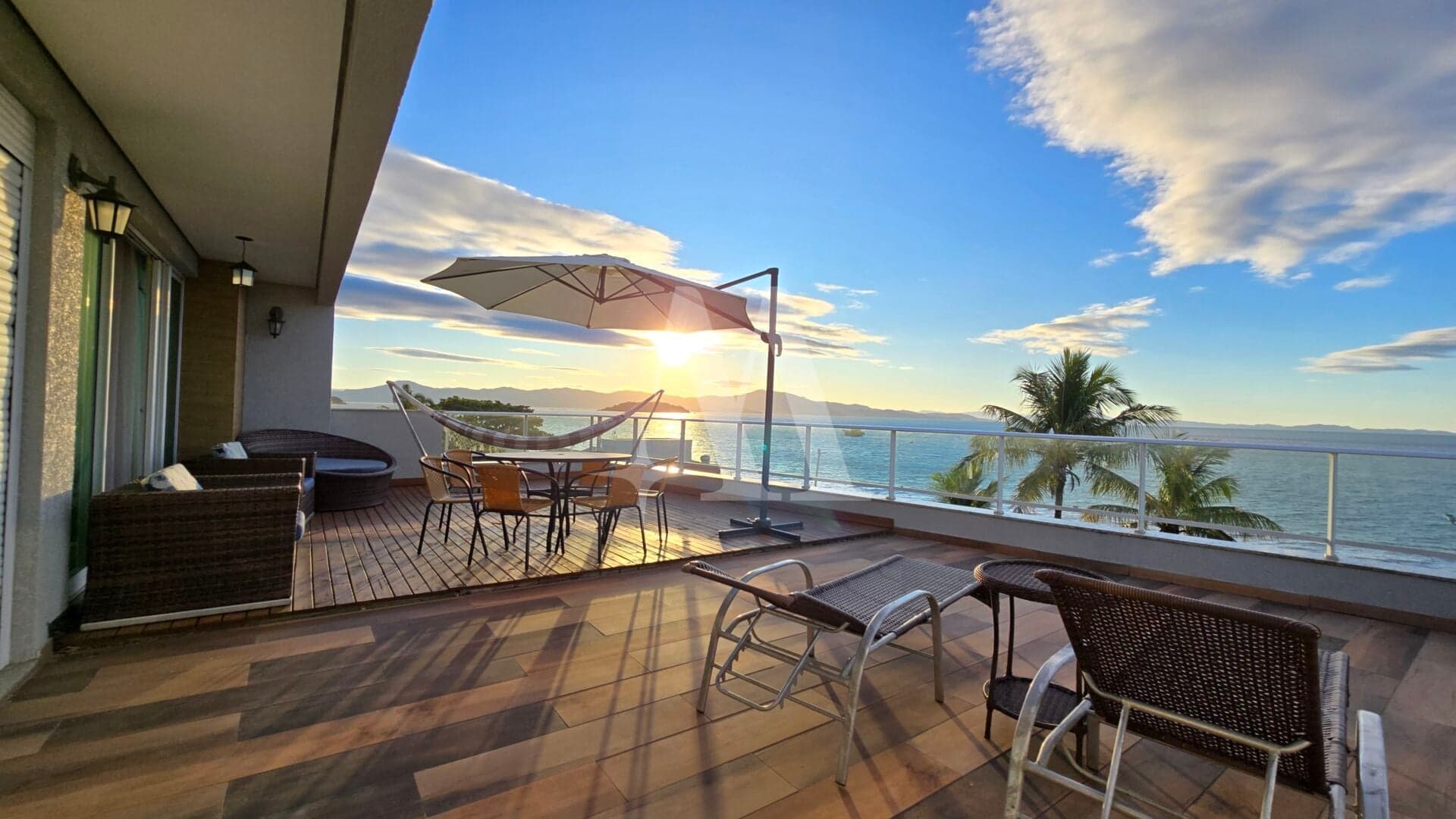 Apartamento Cobertura Linear - Frente mar - Canasvieras