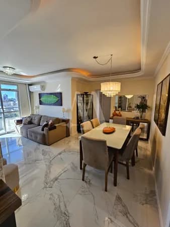 Apartamento amplo e sofisticado à venda no Kobrasol, em São José/SC