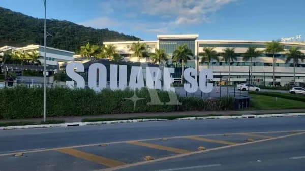 Sala/Conjunto em Florianópolis - Saco Grande