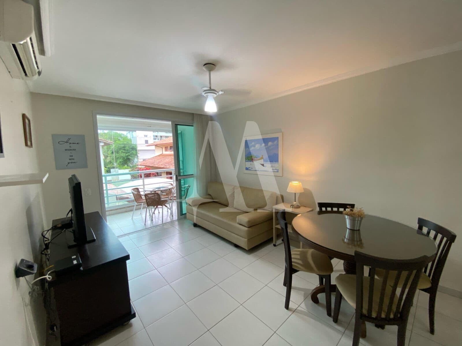 Belo apartamento na quadra do mar