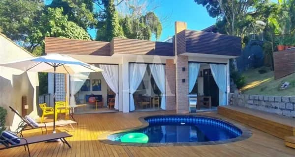 Casa em Florianópolis - Sambaqui