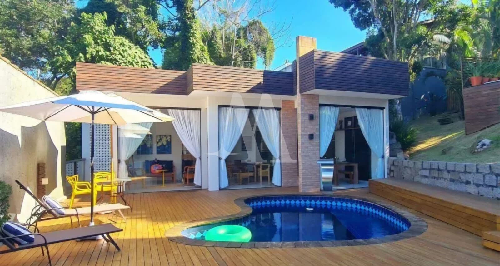 Casa em Florianópolis - Sambaqui