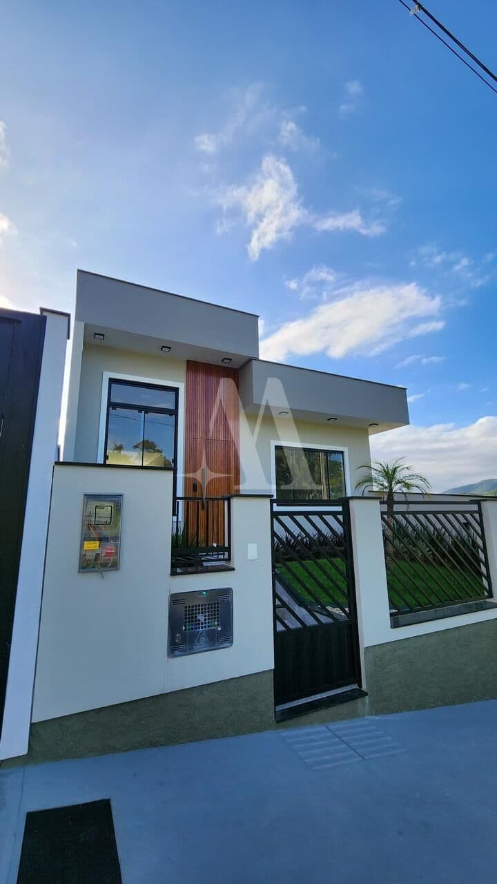 Casa Geminada à Venda em Forquilhas – São José | 4 Dormitórios | Terreno de 400 m²
