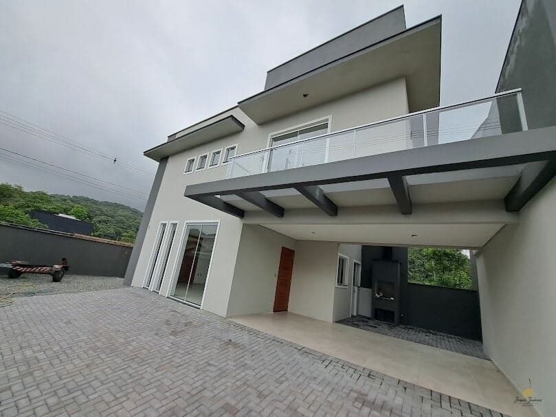 Casa Sobrado de esquina em Pirabeiraba, Joinville/SC