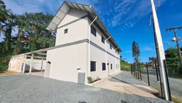 Alugo Apartamento no bairro Rio Bonito, Estrada Bonita, Joinville