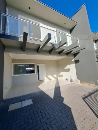 Casa Sobrado geminado localizado em Pirabeiraba, Joinville