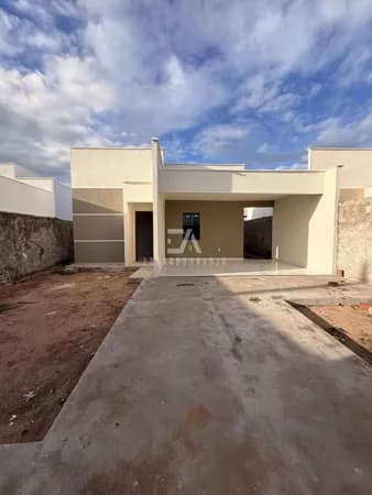 Casa disponível para venda no parque universitário