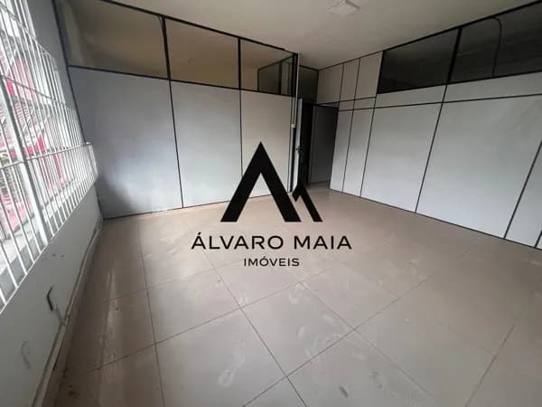 Casa à venda com 4 quartos no Floresta próximo da Itambé.