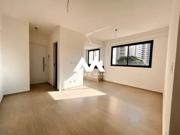 Apartamento de 2 quartos para locação no Funcionários próximo a Praça Tiradentes.