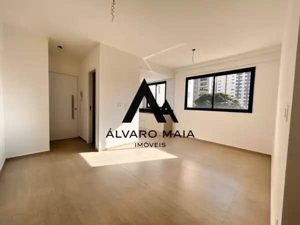 Apartamento de 2 quartos para locação no Funcionários próximo a Praça Tiradentes.