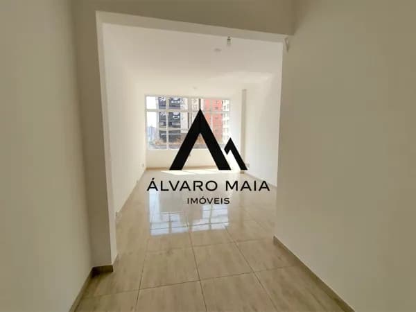 Sala comercial para locação no centro!