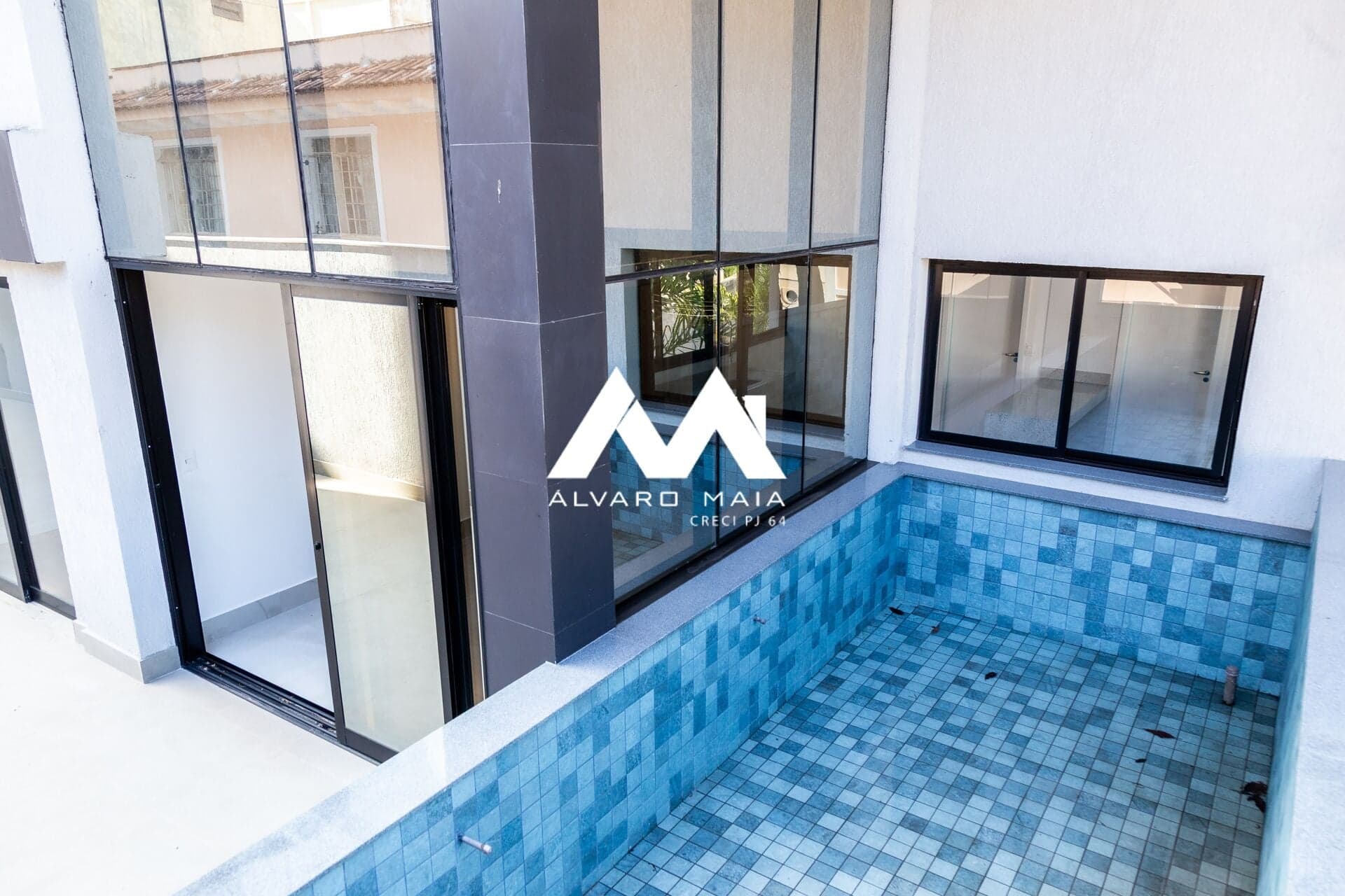 Apartamento garden com 4 suítes e 3 vagas no bairro Sion