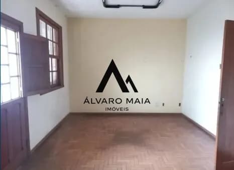 Casa comercial para locação no Barroca.