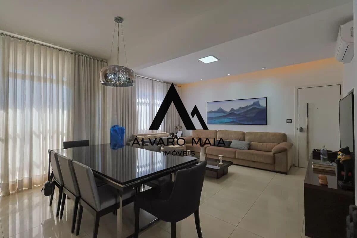 Apartamento Cobertura à venda com 300m², 4 quartos e 3 vagas