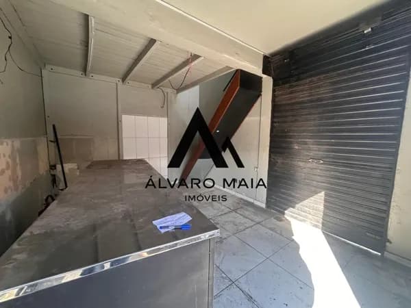 Loja para locação de frente para duas ruas próximo da Avenida Cristiano Machado.