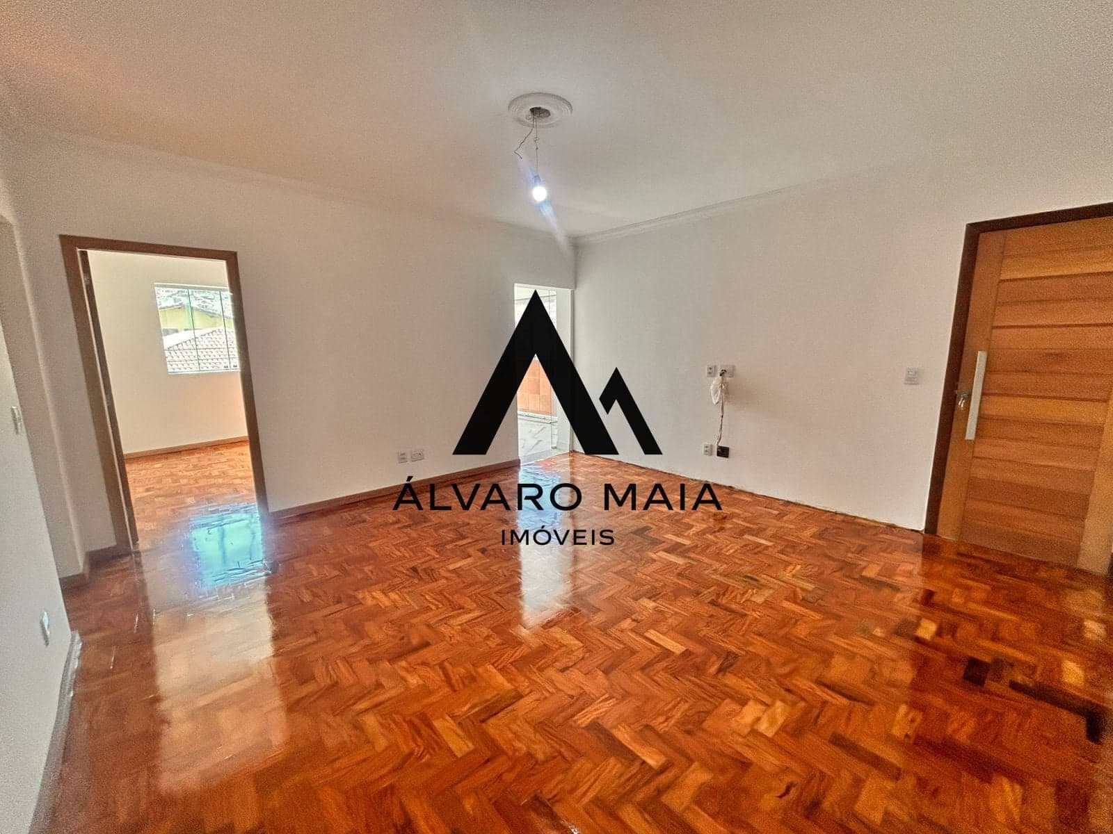 Casa de 4 quartos para locação no Santa Efigênia próximo ao Boulevard Shopping.