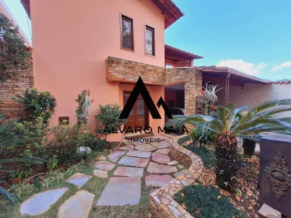 Casa Alto Padrão - 4 quatros com Área Gourmet - Melhor ponto do Santa Lúcia