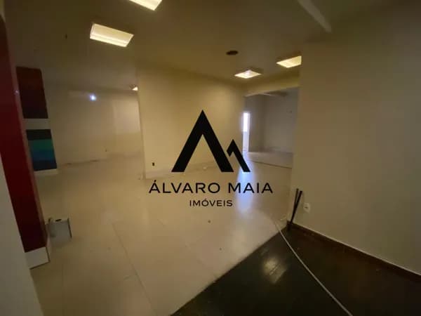 Casa comercial para locação no Funcionários próximo a Praça Benjamim Guimarães