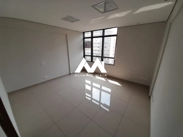 Sala Comercial e 1 banheiro à Venda, 37 m² por R$ 390.000