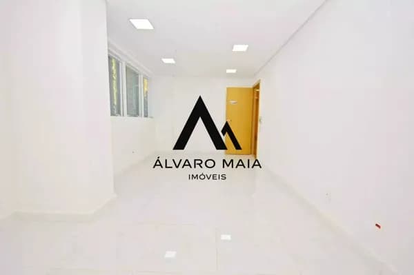 SALA 30m² - VILA DA SERRA