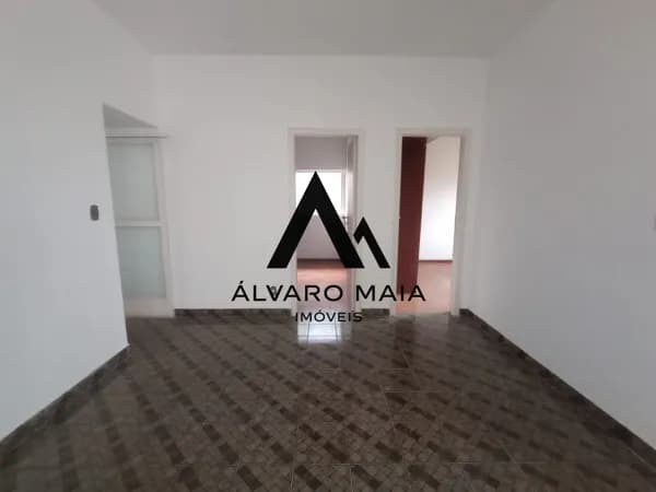 Casa comercial de 3 quartos para locação na Serra próximo do LifeCenter.
