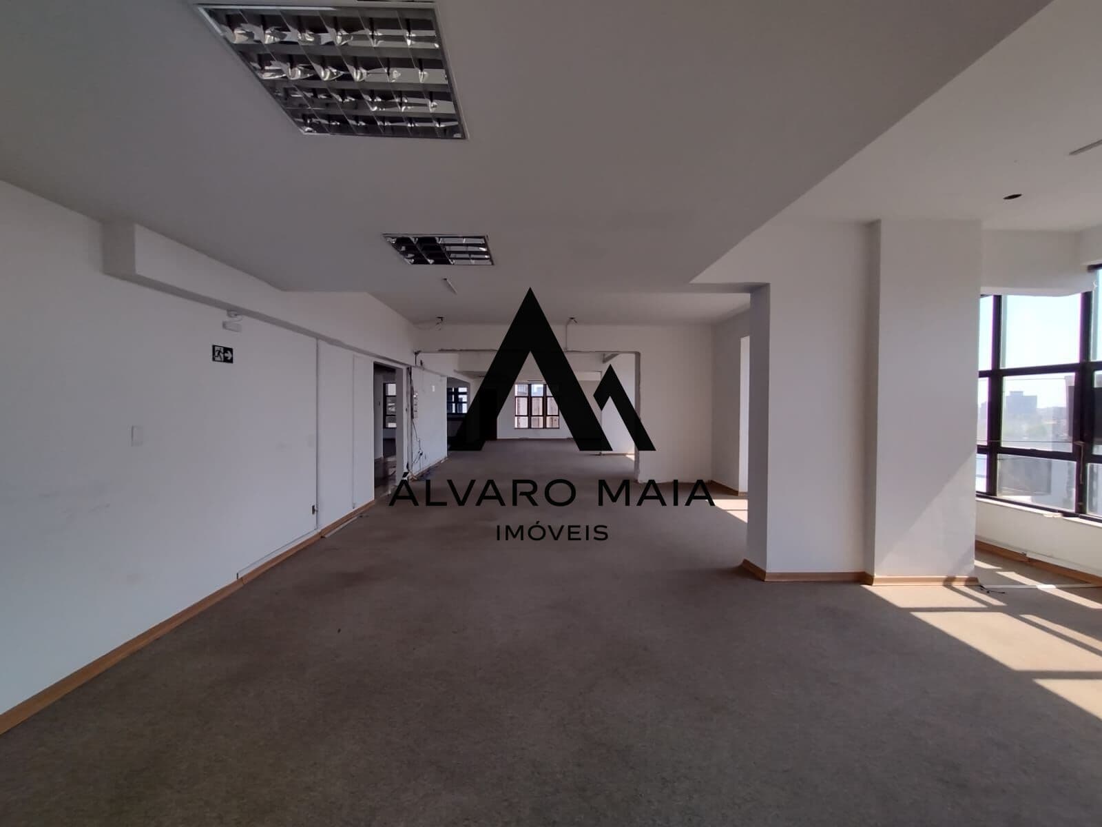 ANDAR CORRIDO 157m² SANTA EFIGÊNIA