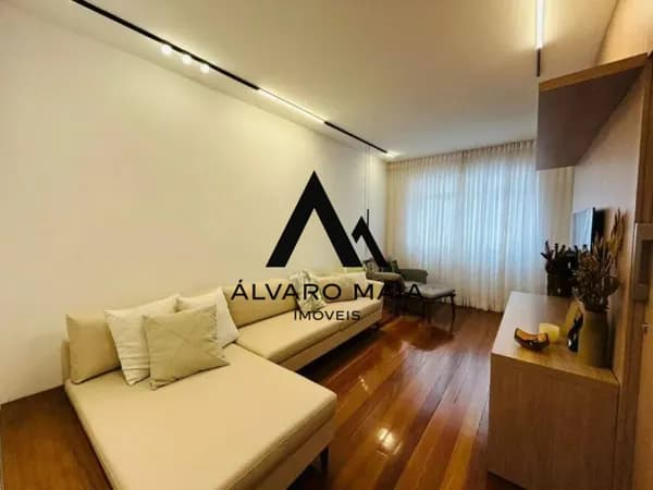 Apartamento com 4 Quartos e 2 banheiros à Venda, 140 m²