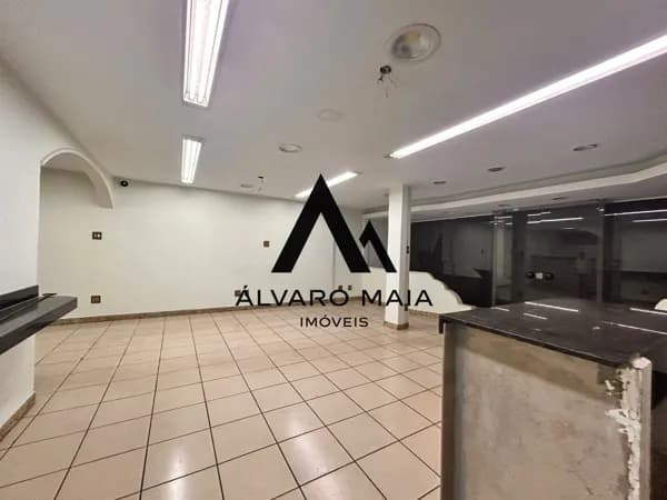 Loja para locação no Santa Efigênia na área hospitalar.