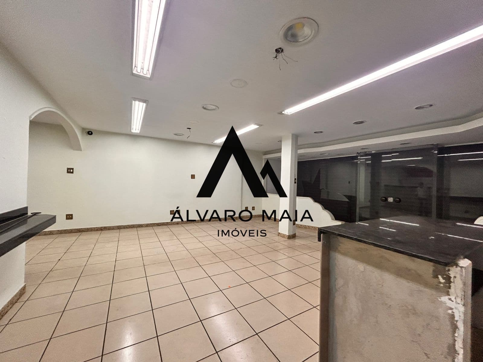 Loja para locação no Santa Efigênia na área hospitalar.
