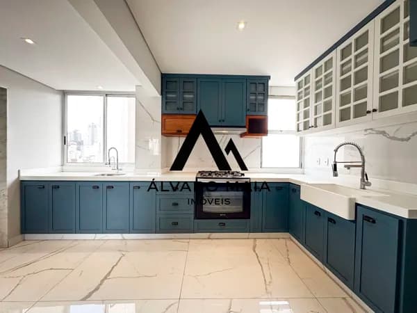 Apartamento Cobertura 4 quartos / 3 vagas a venda no Bairro Santo Antonio