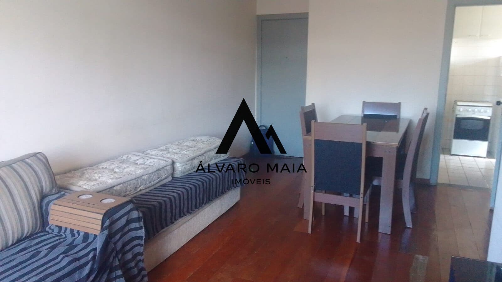 Apartamento de 2 quartos mobiliado para locação no bairro Horto próximo ao Estádio Independência