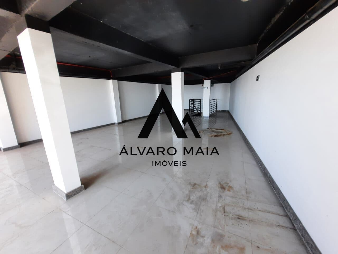 Sala comercial para locação na Avenida Raja Gabaglia!