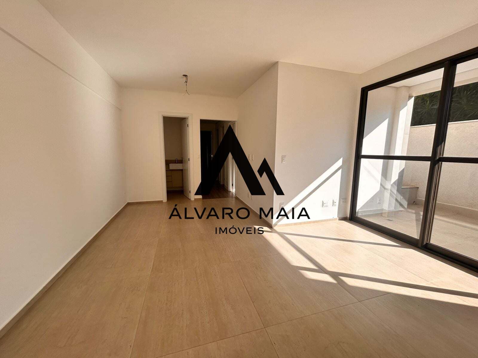 Apartamento com área privativa de 3 quartos para locação no Funcionários próximo a Praça Tiradentes.