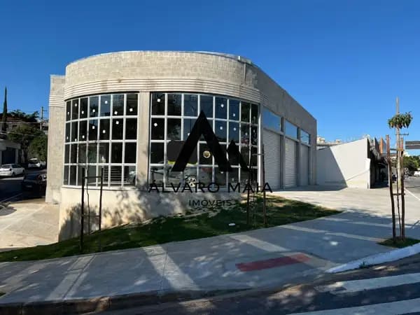 Loja de 2 pavimentos para locação no Santa Efigênia próximo ao Boulevard Shopping