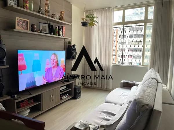 Apartamento com 2 Quartos e 2 banheiros à Venda, 110 m² no Centro