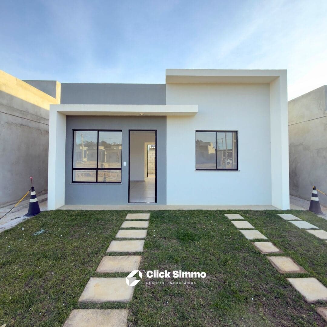 Casas Soltas com quintal amplo e 2 vagas de garagem