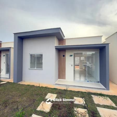 Casa solta à venda 2/4 sendo 1 suíte