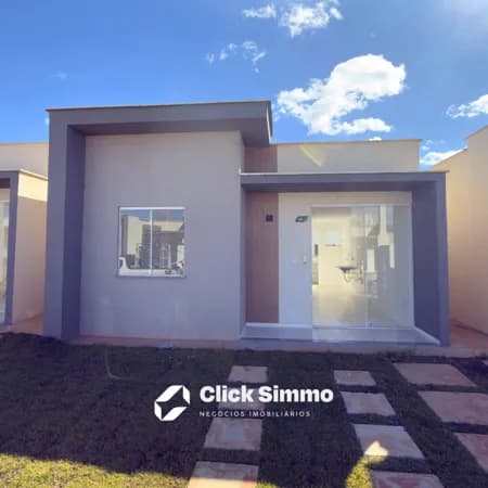 Casa solta de 2/4 para locação